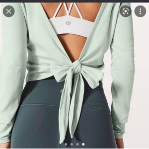 Lululemon It’s a Tie top size 6